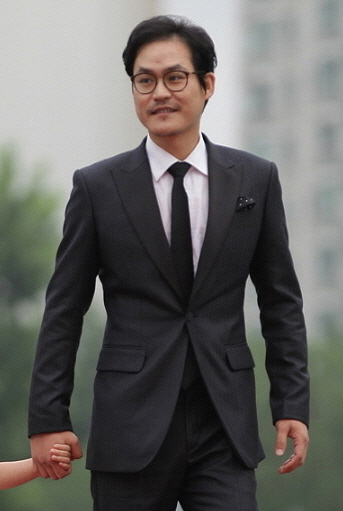 김성균 사진