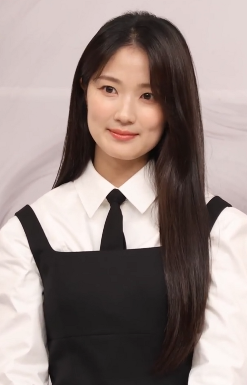 김혜윤 사진